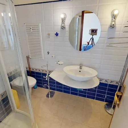 Apartment 56c - Joli Et Spacieux Avec Grande Terrasse Vue Et Garage Prive Dans Le Sous-sol De La Menton