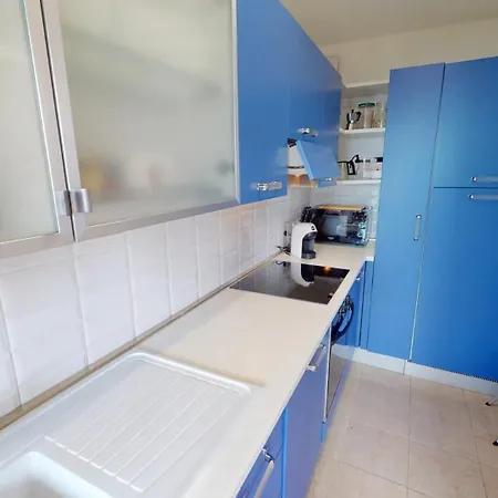 56c - Joli Et Spacieux Avec Grande Terrasse Vue Et Garage Prive Dans Le Sous-sol De La * Menton