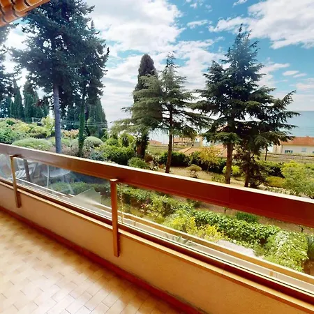56c - Joli Et Spacieux Avec Grande Terrasse Vue Et Garage Prive Dans Le Sous-sol De La Apartment *